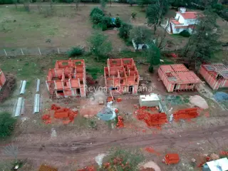 Dúplex de 3 dormitorios en Housing – La Reserva Villa Warcalde foto 2