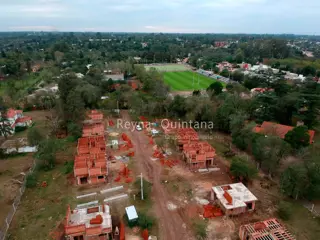 Dúplex de 3 dormitorios en Housing – La Reserva Villa Warcalde foto 3