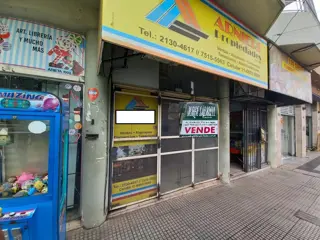 Local de 2,78 x 11 sobre avenida Arieta al 1900 importante centro comercial foto 5