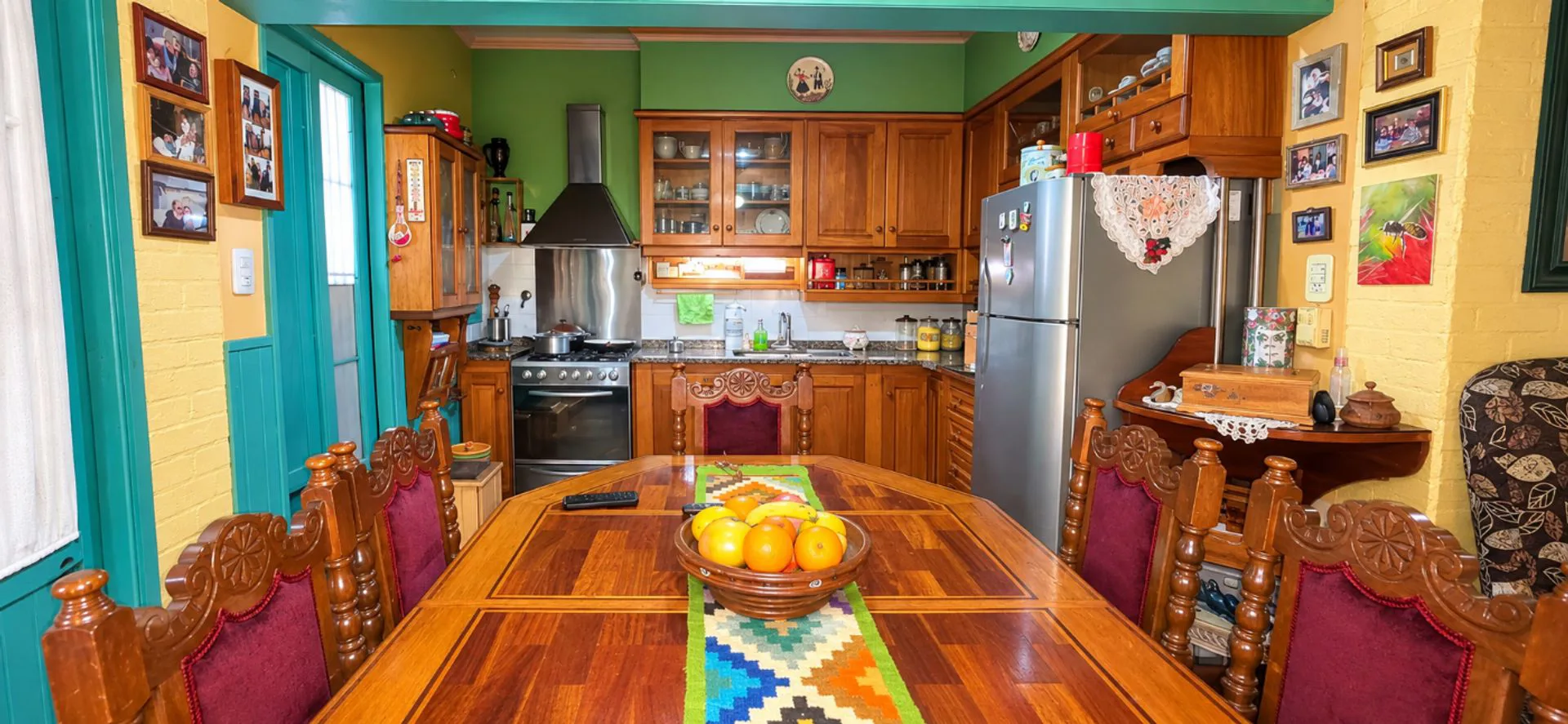 DOS CASAS VENTA EN BANFIELD CON GARAGE Y PATIO foto 2