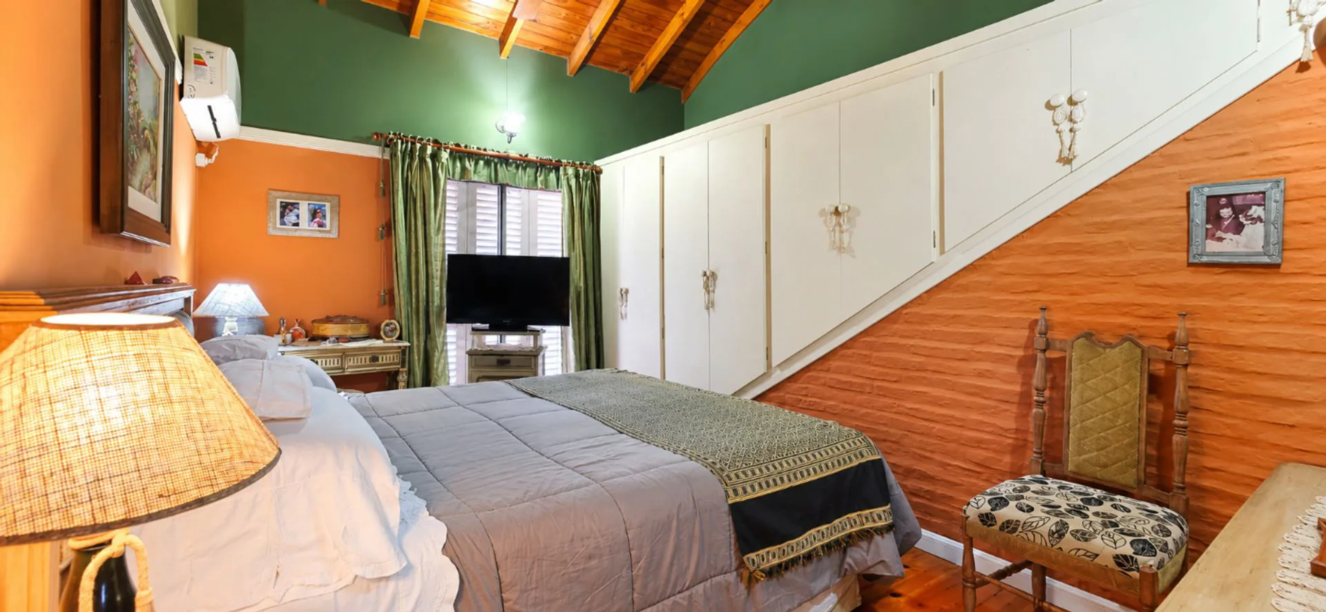 DOS CASAS VENTA EN BANFIELD CON GARAGE Y PATIO foto 3