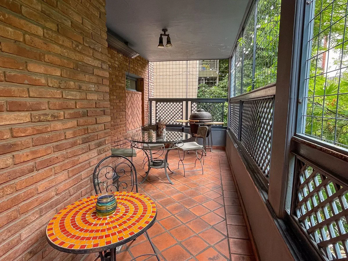 Piso 4 Dorm en Venta Belgrano Patios y 2 Cocheras foto 2