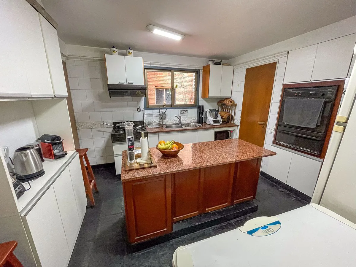 Piso 4 Dorm en Venta Belgrano Patios y 2 Cocheras foto 3