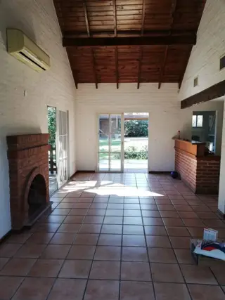 ECHEVERRIA DEL LAGO- VENTA DE CASA EN CANNING foto 3