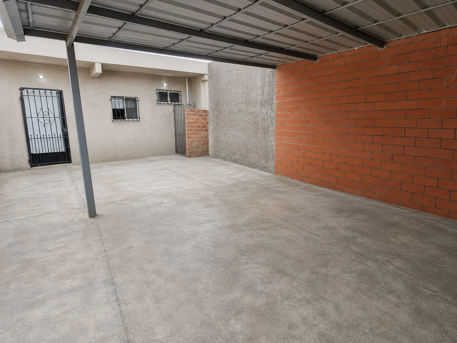 VENTA LOTE 187mts2 VILLA FIORITO con CASA de 100m2 foto 2