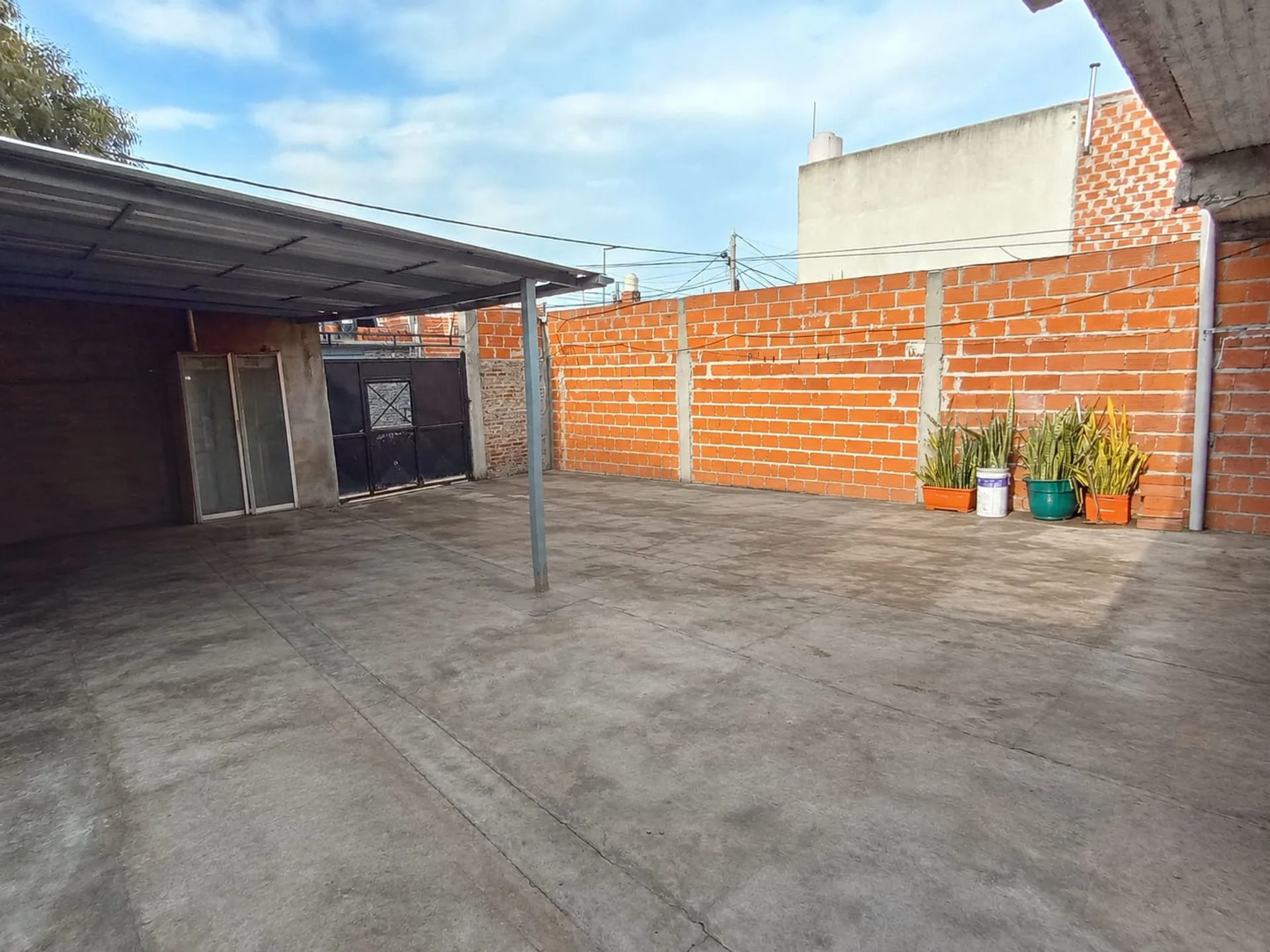 VENTA LOTE 187mts2 VILLA FIORITO con CASA de 100m2 foto 3