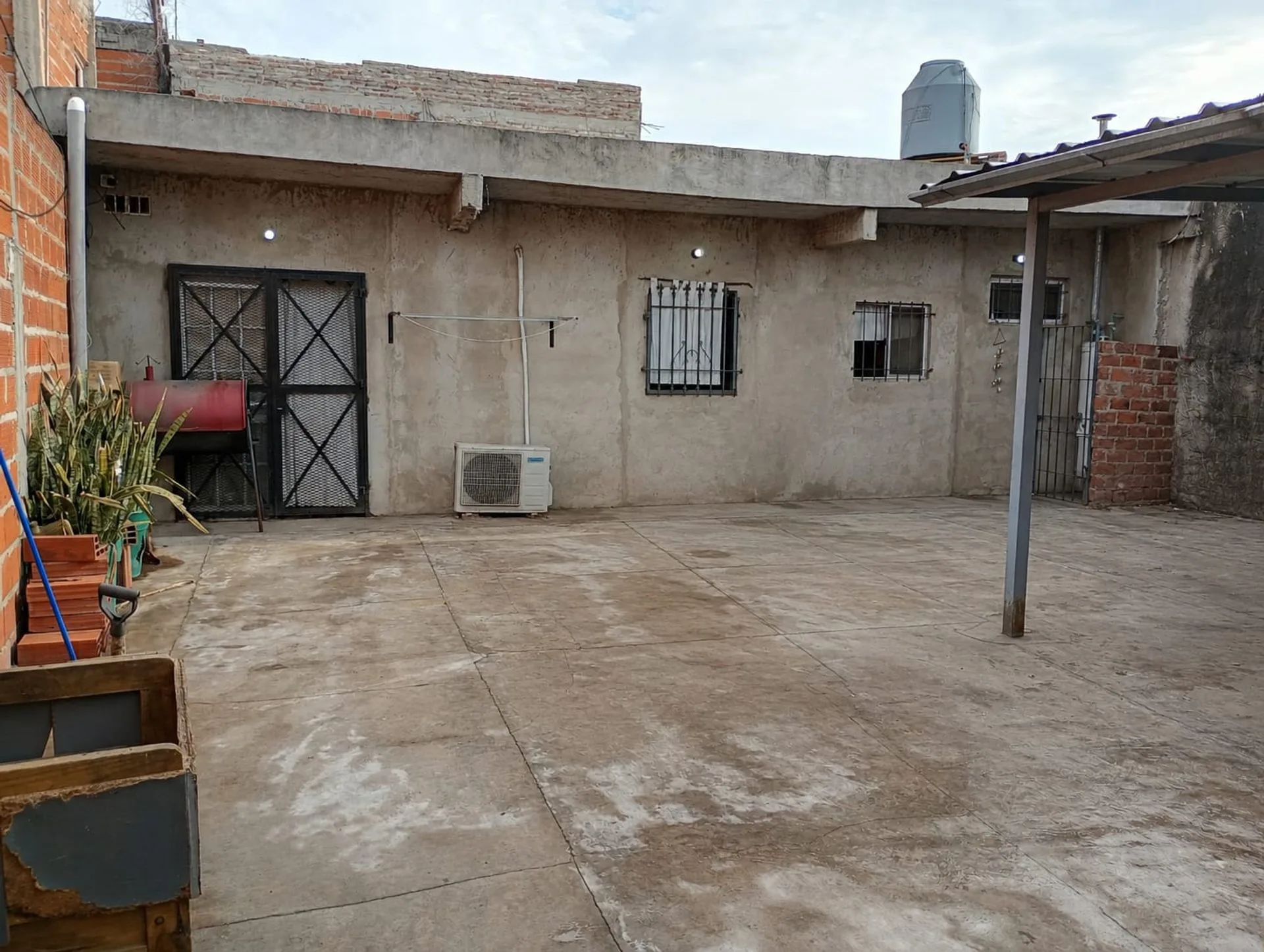 VENTA LOTE 187mts2 VILLA FIORITO con CASA de 100m2 foto 4