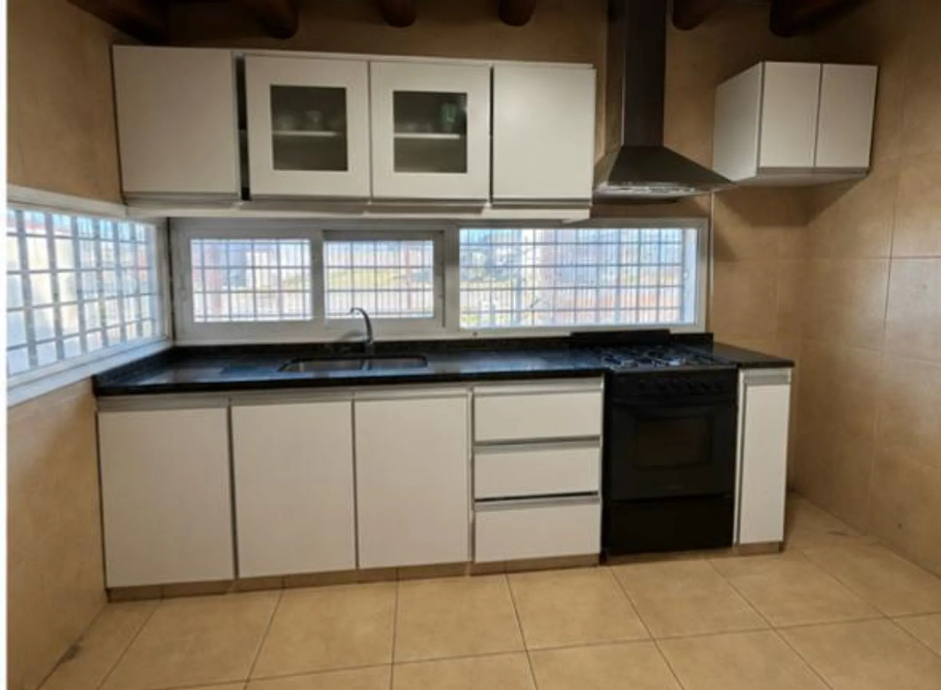 VENTA DE CASA B° ATUR - CORRALITOS foto 4