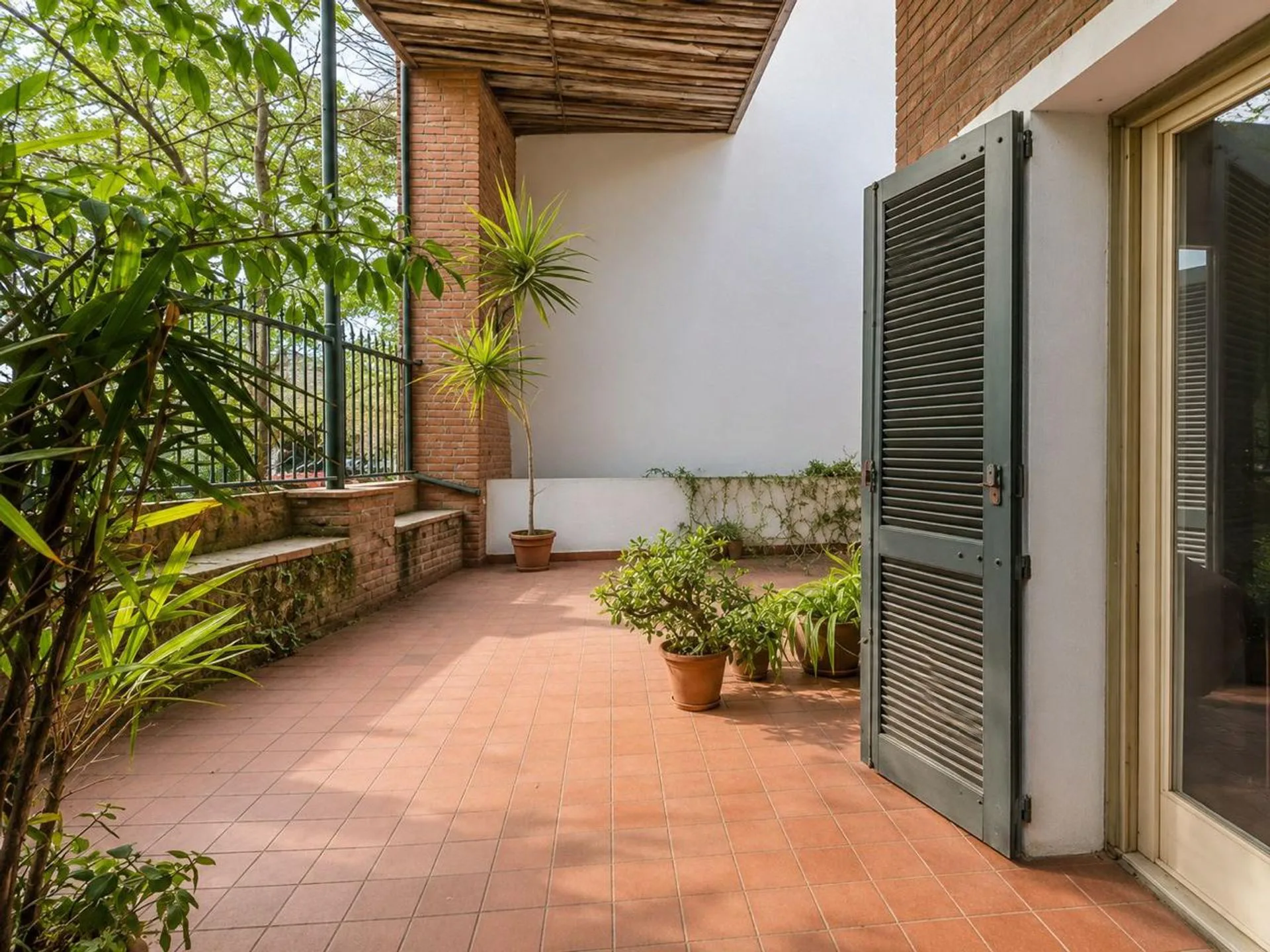 CASA VENTA NUÑEZ LOTE PROPIO CON COCHERA foto 2