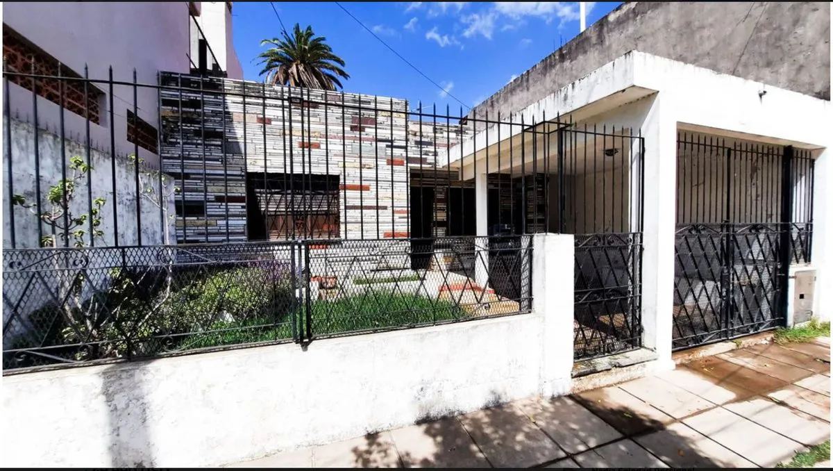 VENTA CASA 3 AMB PATIO COCHER JDIN BERNAL FINANCIA foto 2