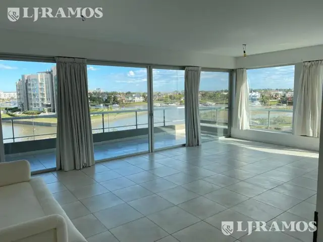 Departamento de 3 ambientes en venta / alquiler en Puerto Escondido