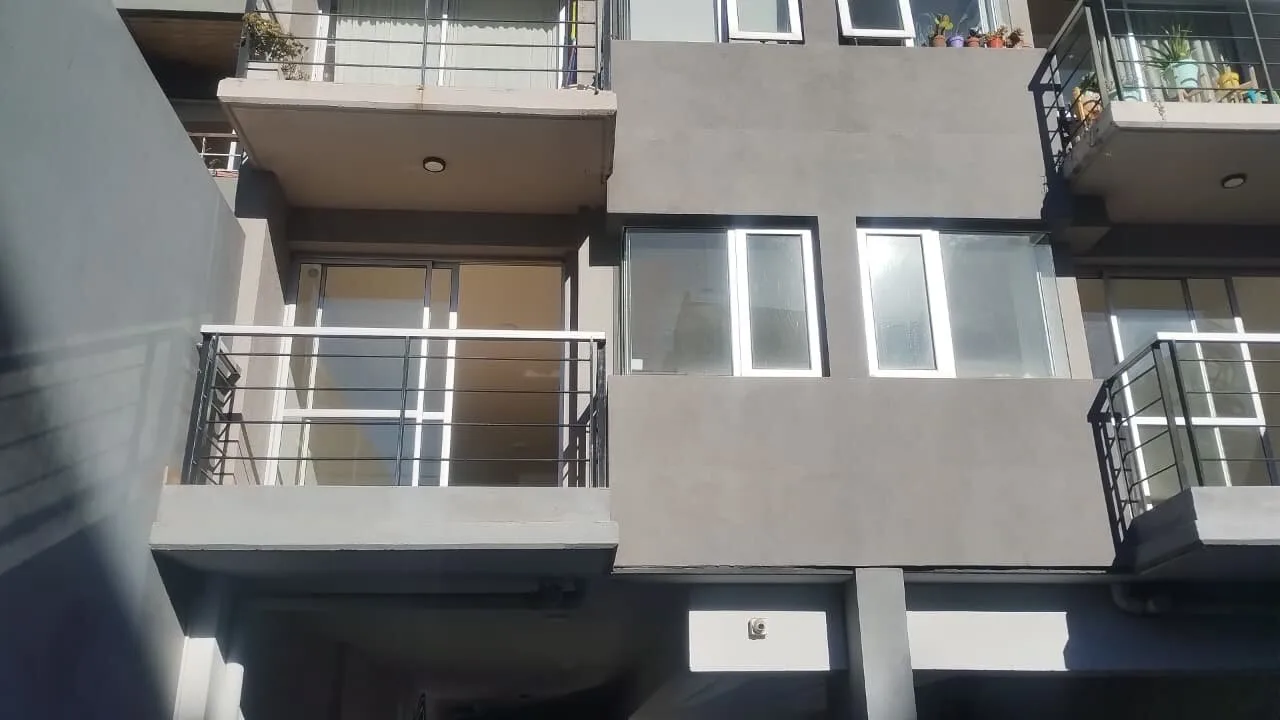 Venta Monoambiente con patio y balcon