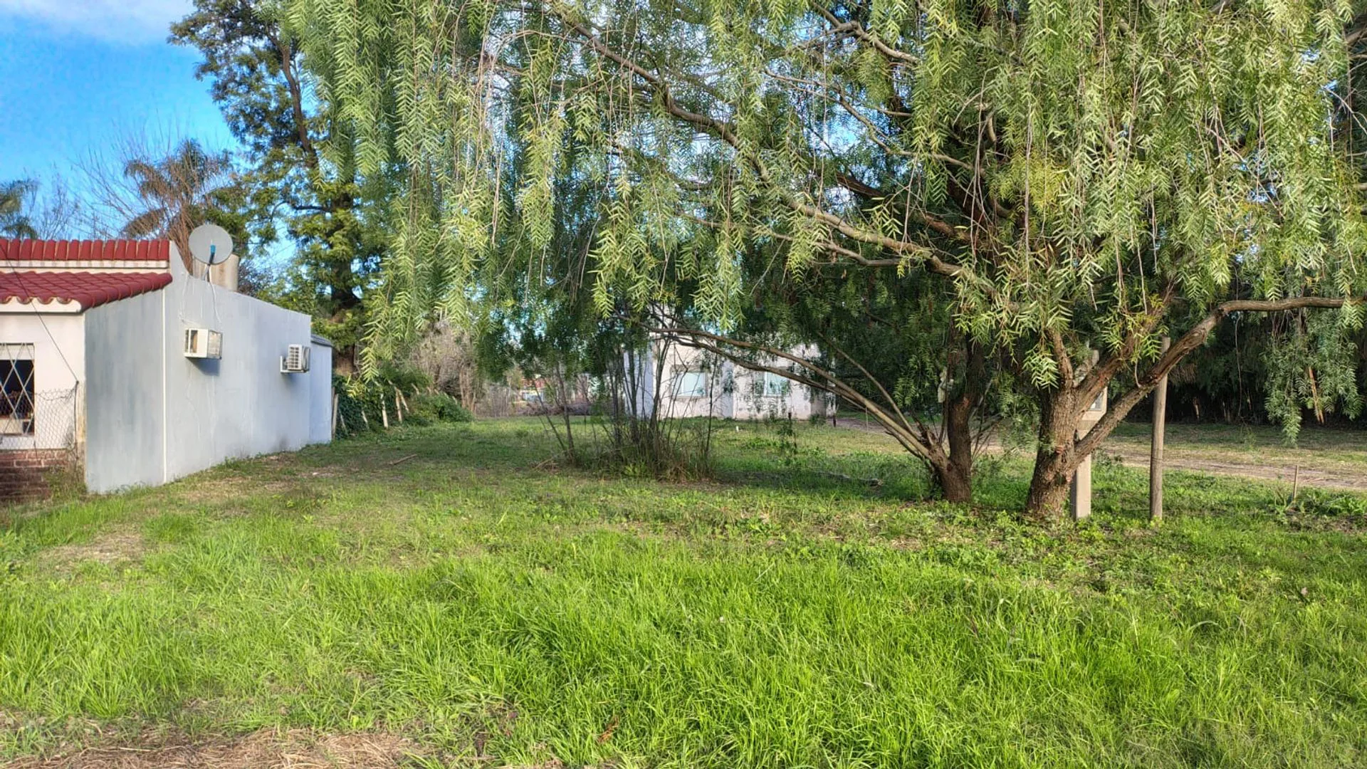 Gran terreno de 2.883m2 R 12, Colonia Avellaneda foto 3