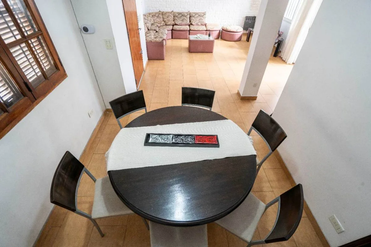 VENTA casa con pileta/ quincho en MONTE CASTRO foto 5