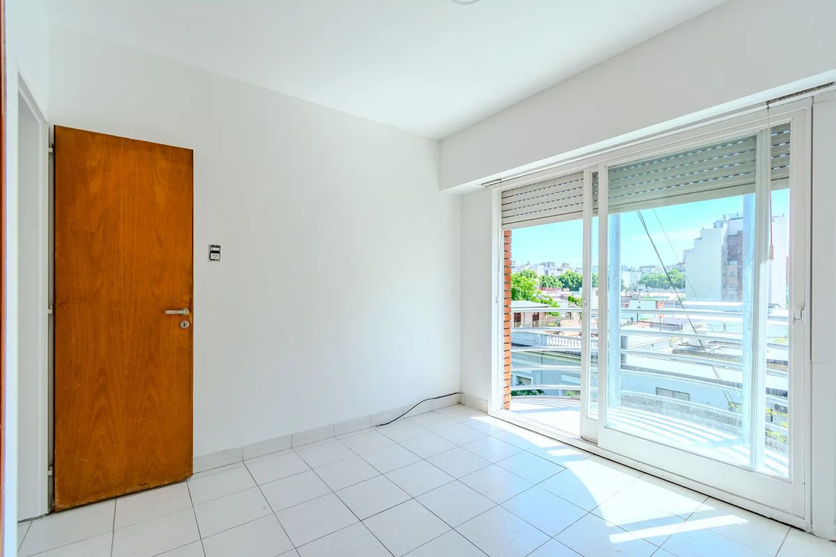 Venta Almagro 2 amb., balcon, cochera  y renta. foto 2