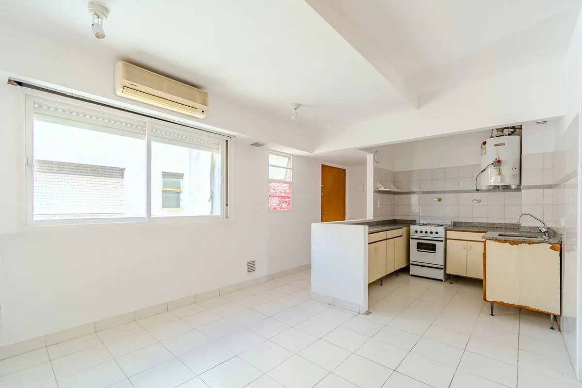 Venta Almagro 2 amb., balcon, cochera  y renta. foto 5