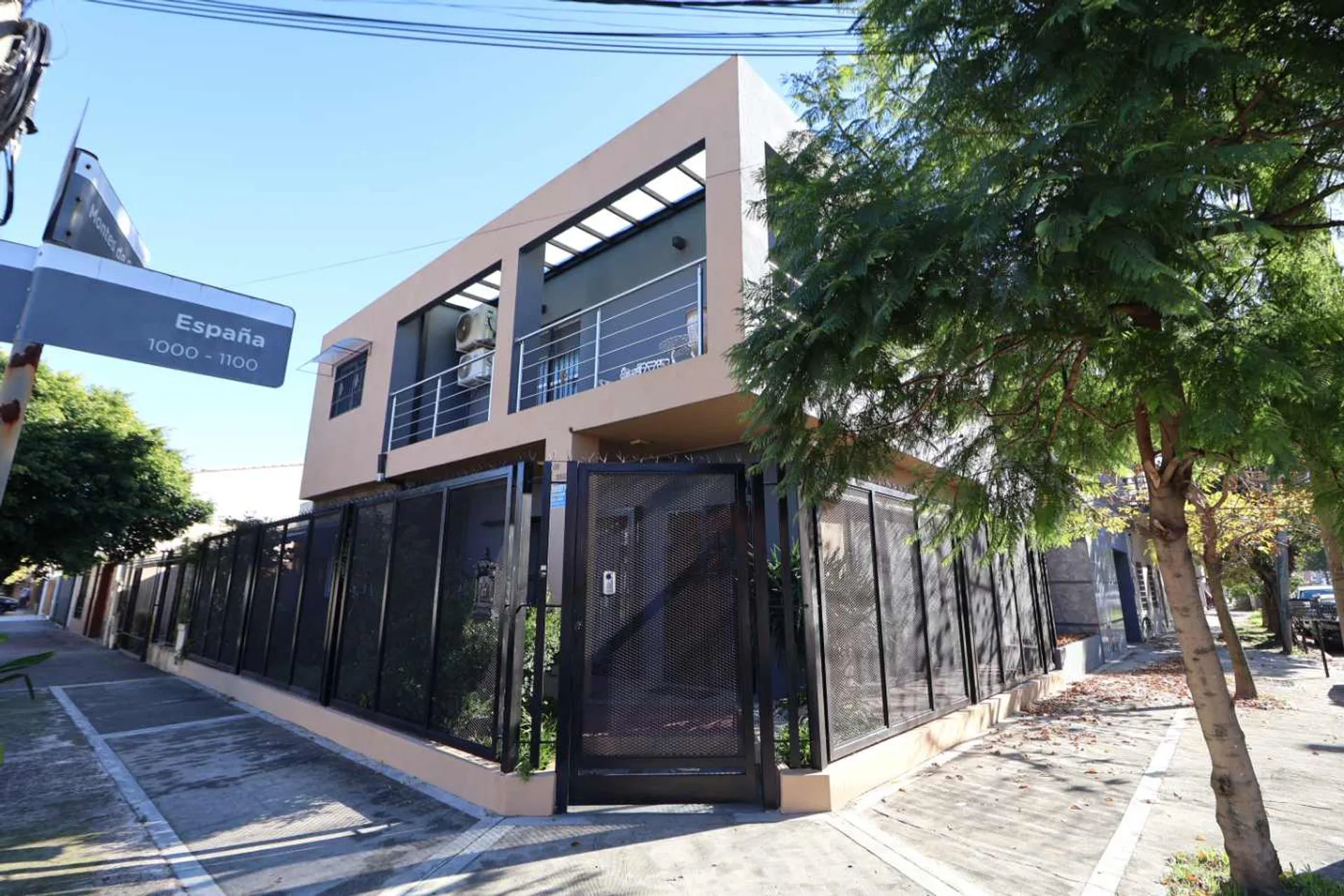 VENTA CASA 5 AMB COCHERA CASTELAR APTO CREDITO foto 2