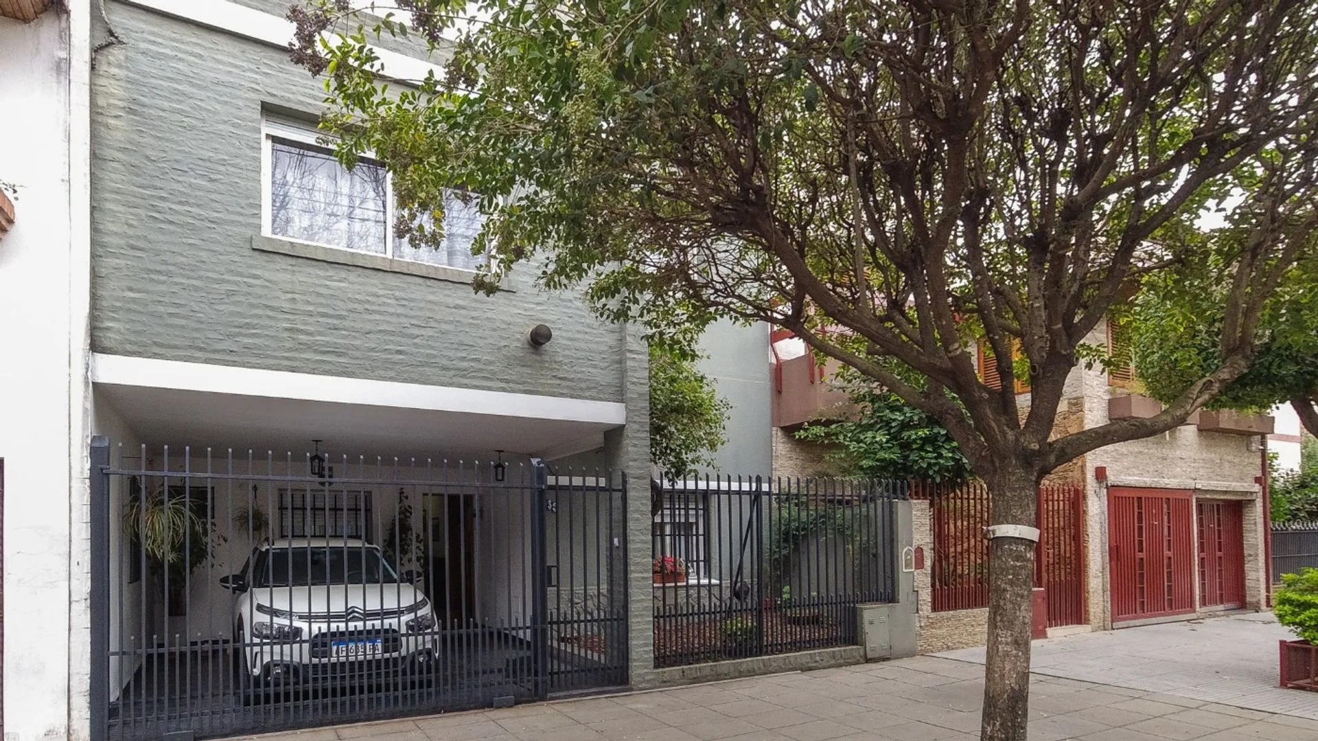 Casa En Venta 4 Ambientes Liniers Con Cochera foto 3
