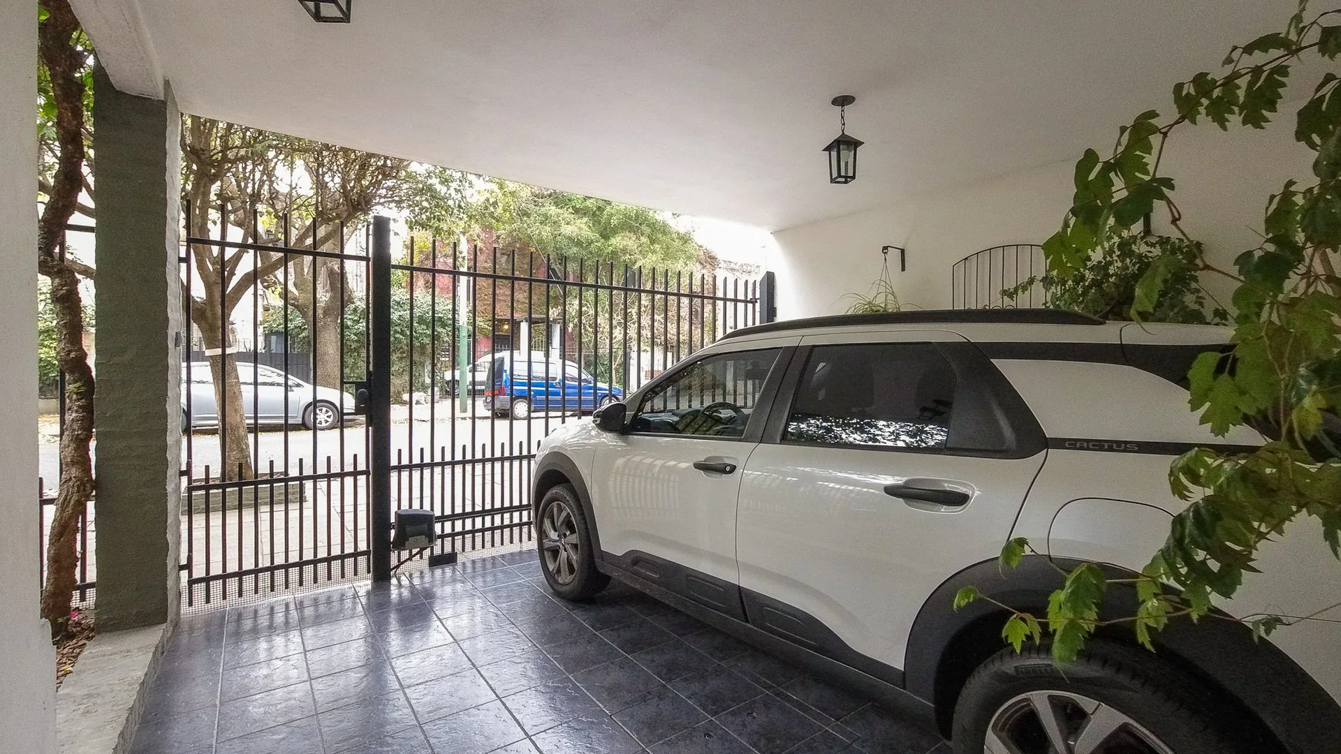 Casa En Venta 4 Ambientes Liniers Con Cochera foto 4