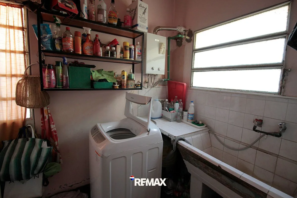 CASA EN VENTA DE 4 DORMITORIOS EN PH foto 4