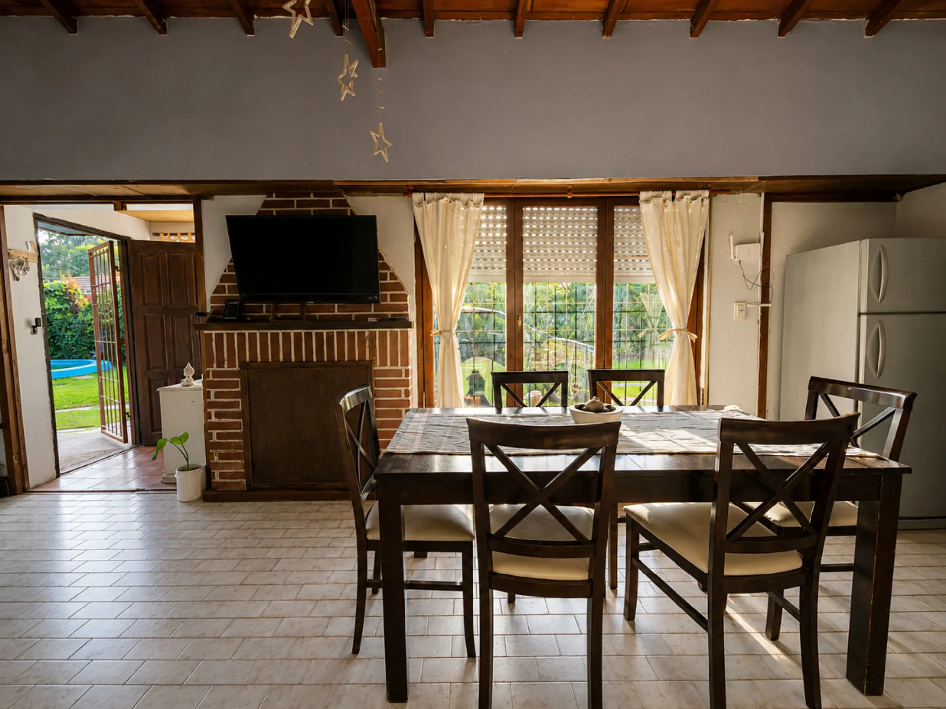 VENTA Casa 5 amb con parque, quincho y pileta foto 5