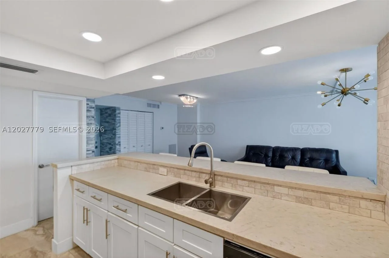 2655 Collins Ave #1407 2600 foto 3