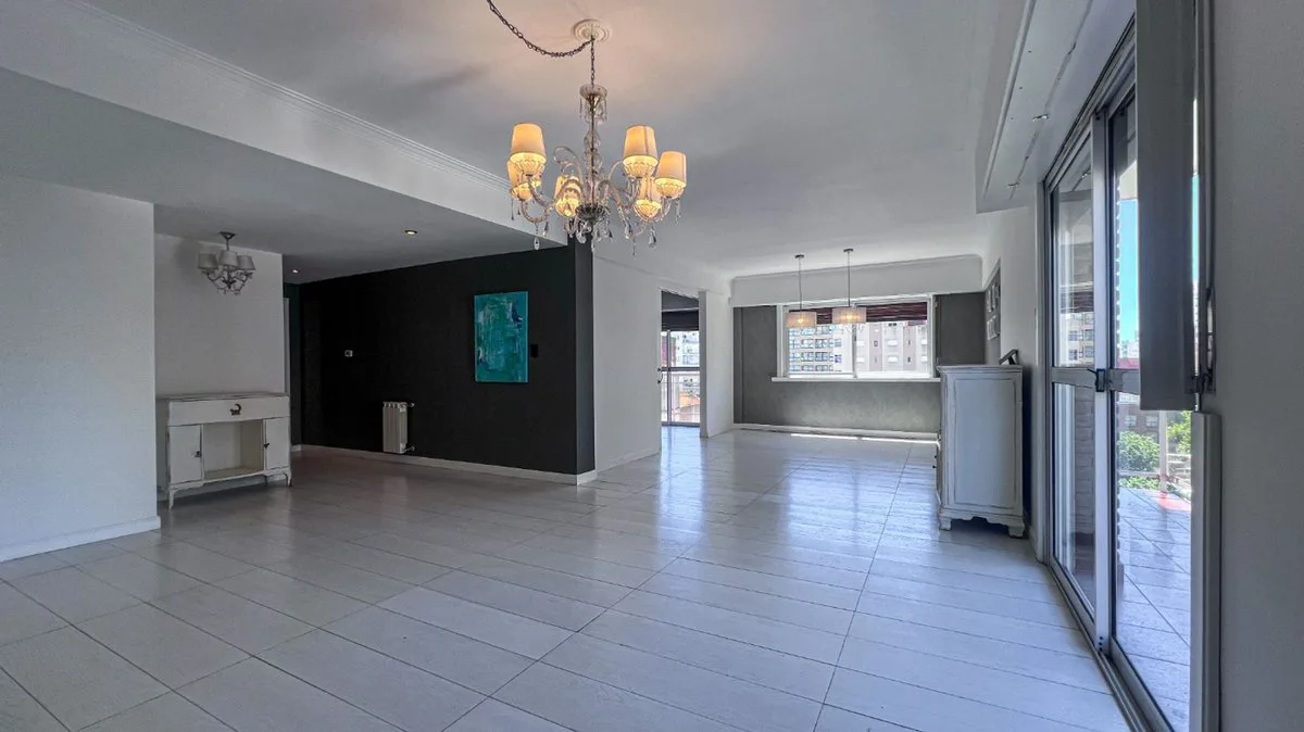 VENTA DEPARTAMENTO 5 AMBIENTES LA PERLA foto 2