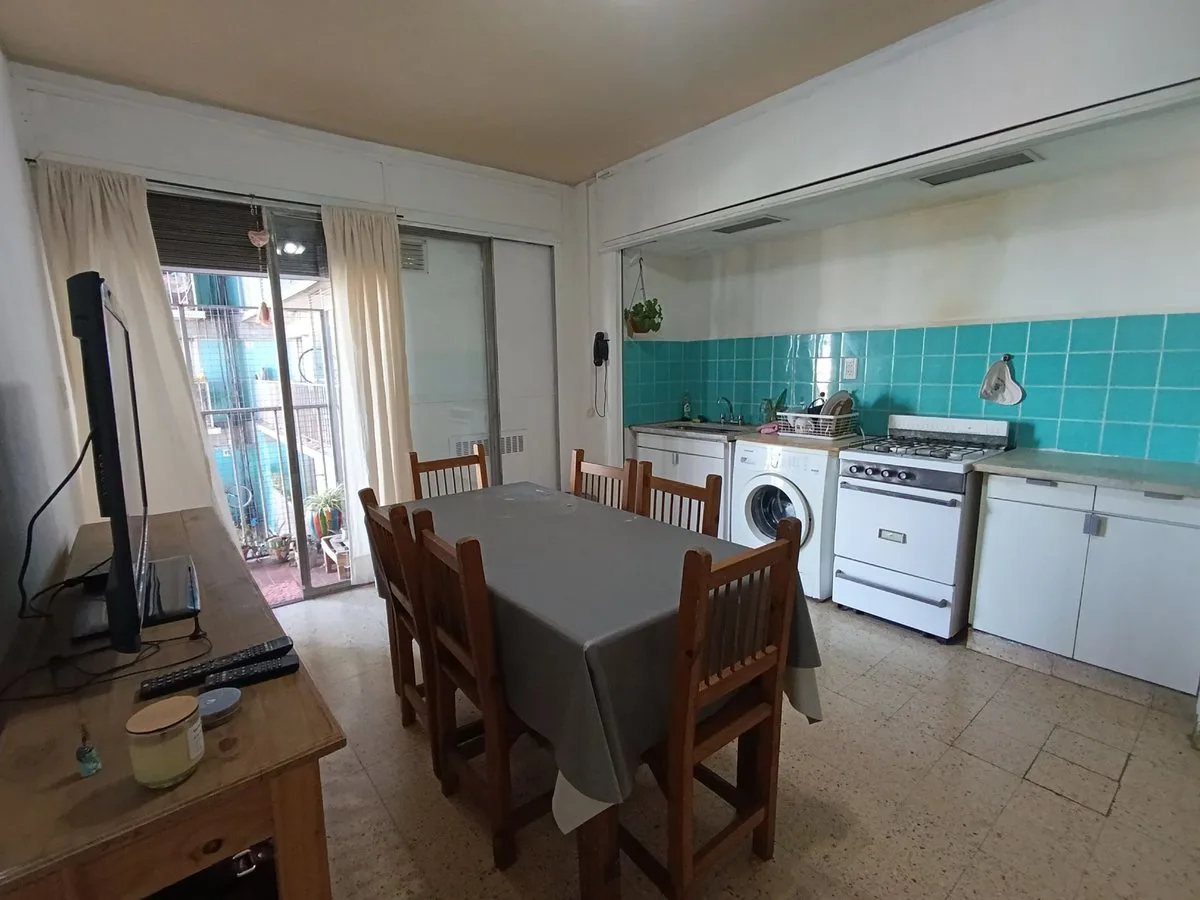 VENTA DEPTO 4 AMB MATHEU C/BALCON PARQUE PATRICIOS foto 2
