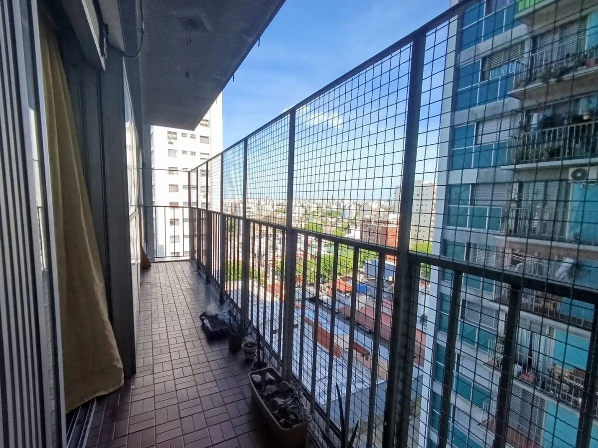 VENTA DEPTO 4 AMB MATHEU C/BALCON PARQUE PATRICIOS foto 5