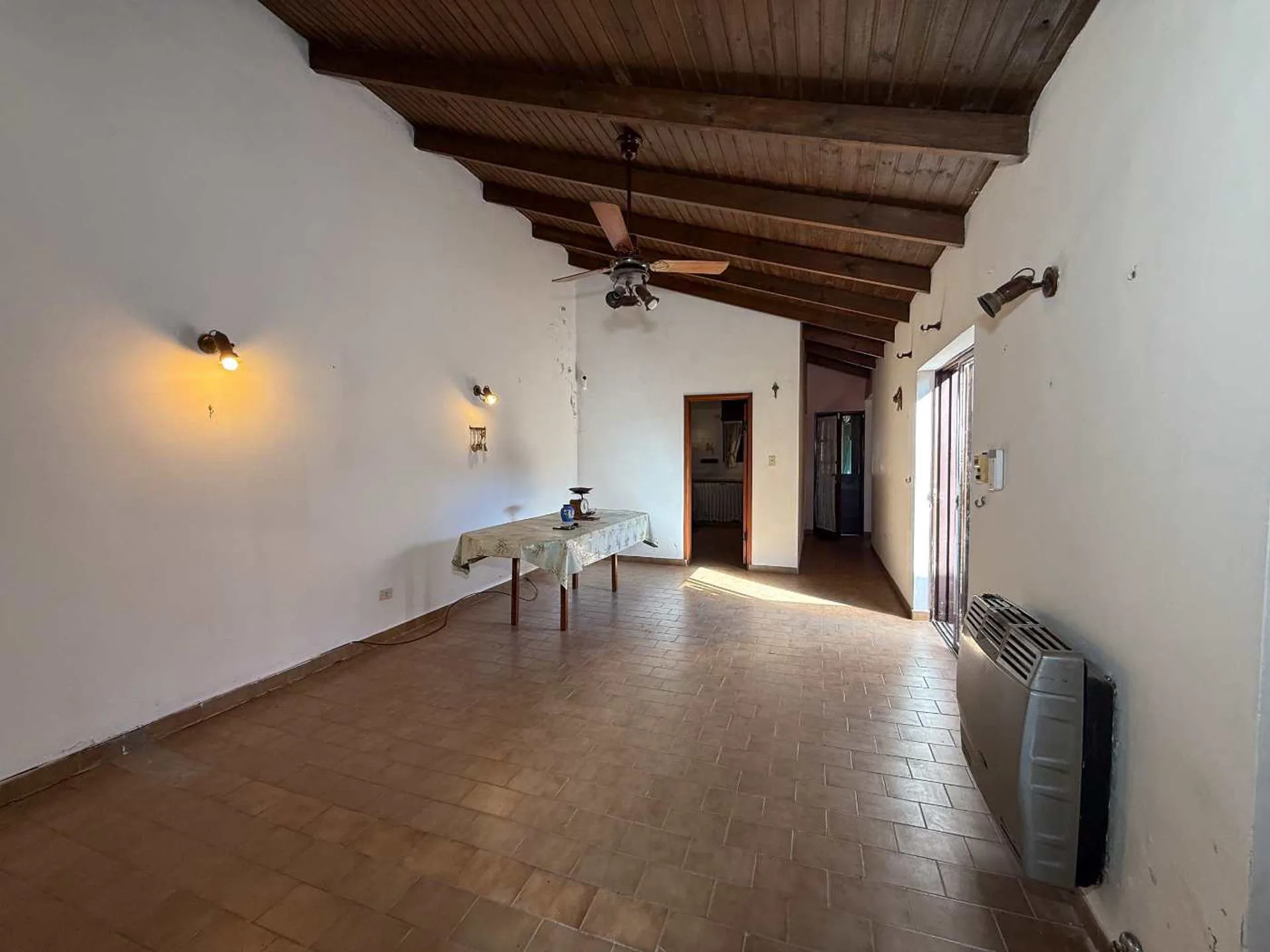 CASA 2 DORMITORIOS EN VENTA EN LA PLATA foto 3