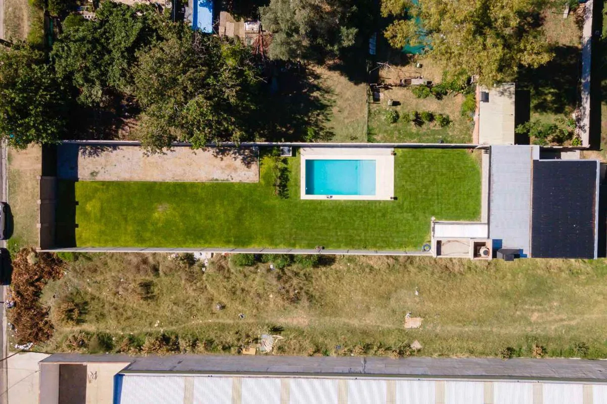 TERRENO CON QUINCHO Y PILETA EN VENTA EN BURZACO foto 5