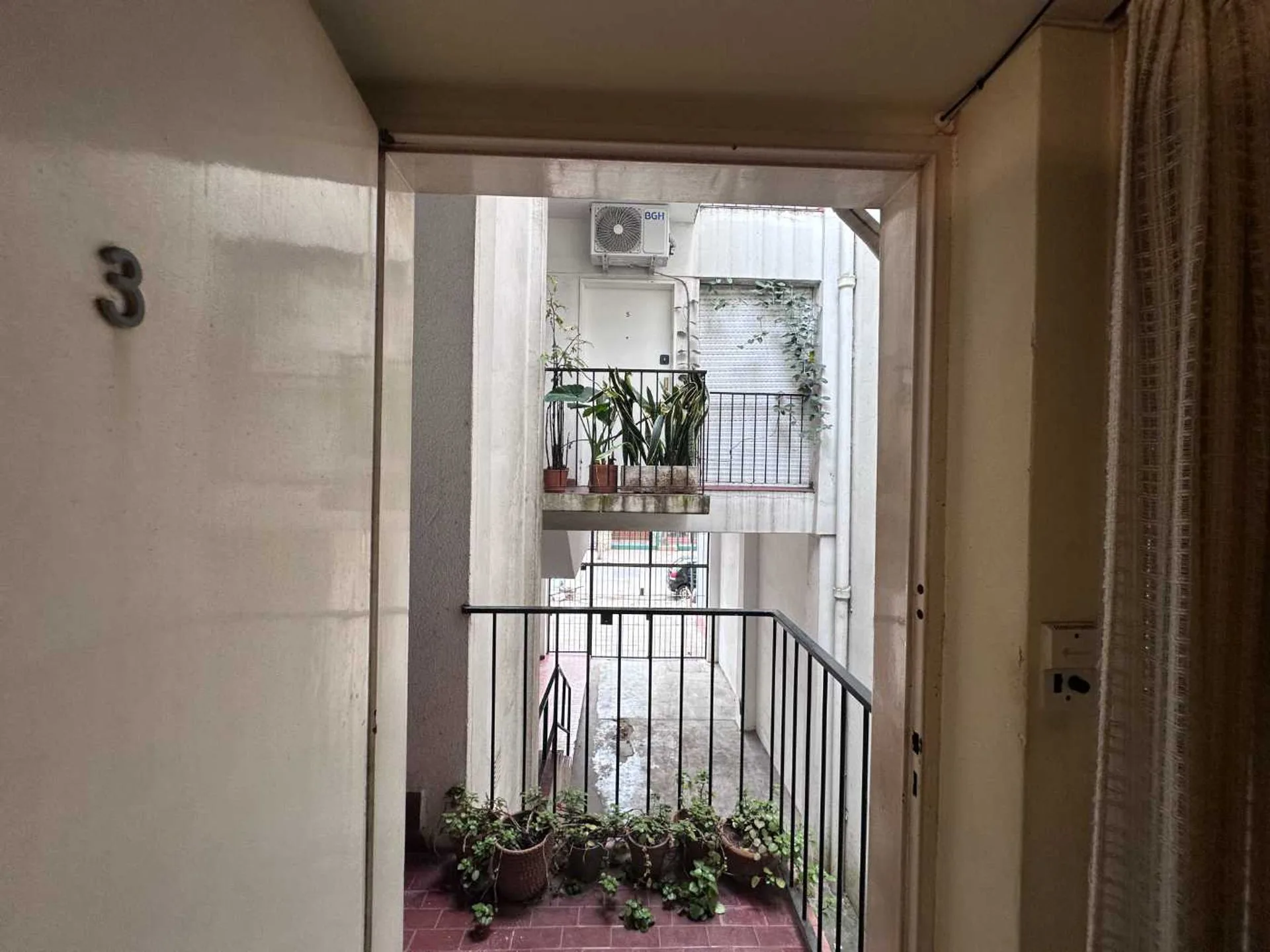 VENTA DEPTO 2 AMBIENTES VICENTE LOPEZ C/BALCÓN foto 2