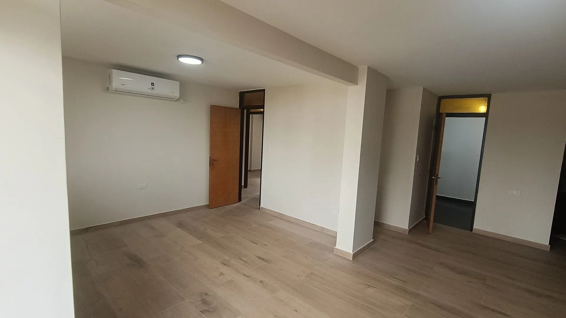 ALQUILER DEPARTAMENTO 2 DORM. Y COCHERA BARRIO SUR foto 2