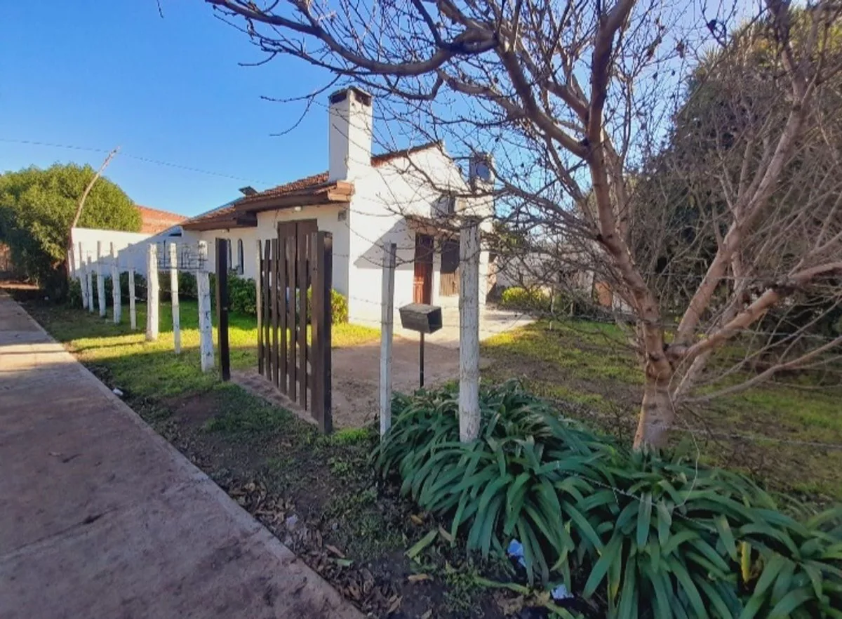 Casa 3 Amb. a reciclar con parque - Parque Camet foto 2