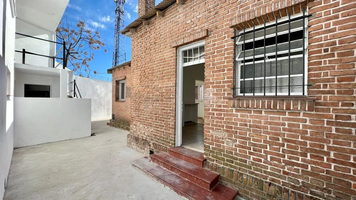 VENTA PH CASA 6 AMBIENTES ZONA ESTACION TORCUATO foto 3