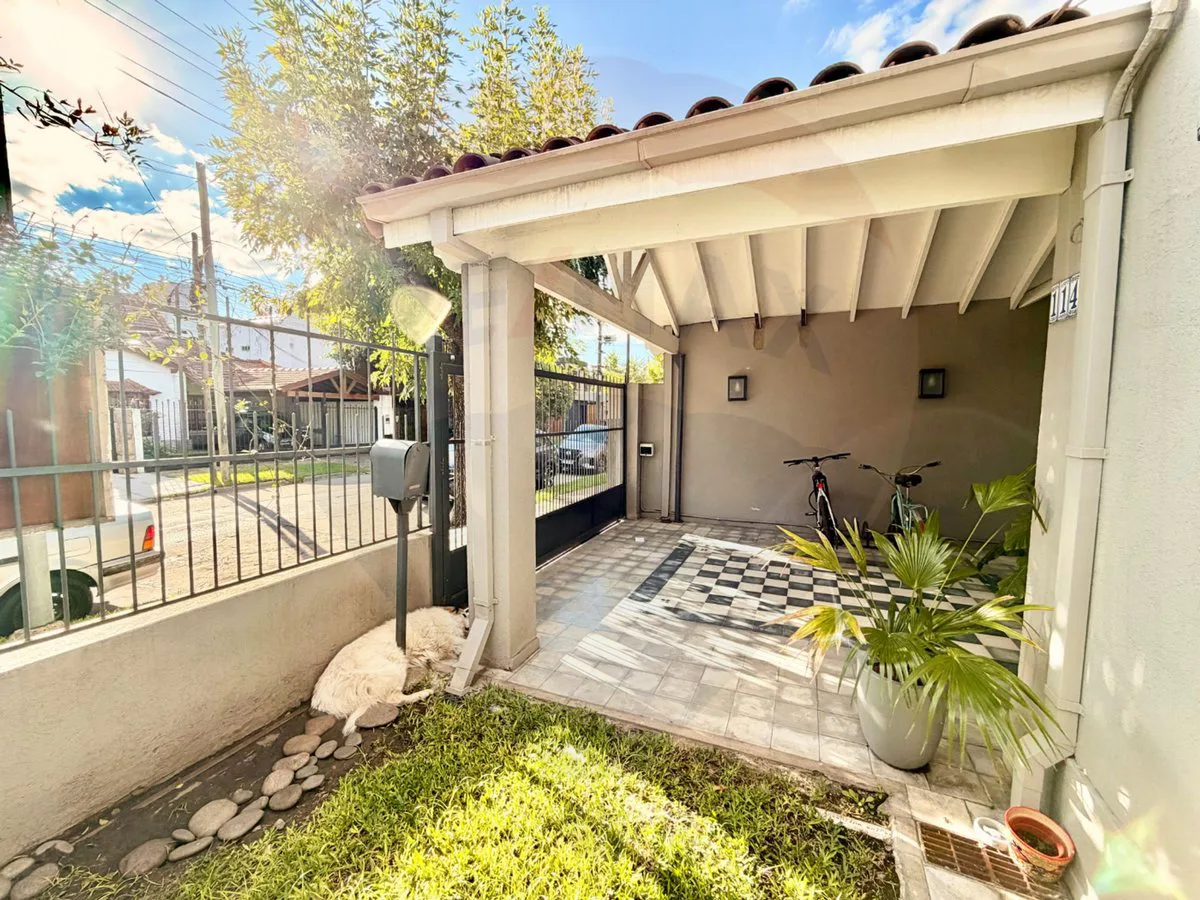 VENTA CASA 4 ambientes con quincho garage CASTELAR foto 5
