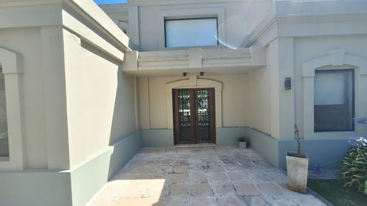 VENTA CASA BARRIO C.U.B.E. 4 DORM QUINCHO PILETA foto 5