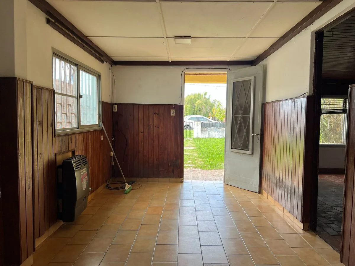 VENTA CASA 2 DORMITORIOS GRAN JARDIN VERDE PEREZ foto 4
