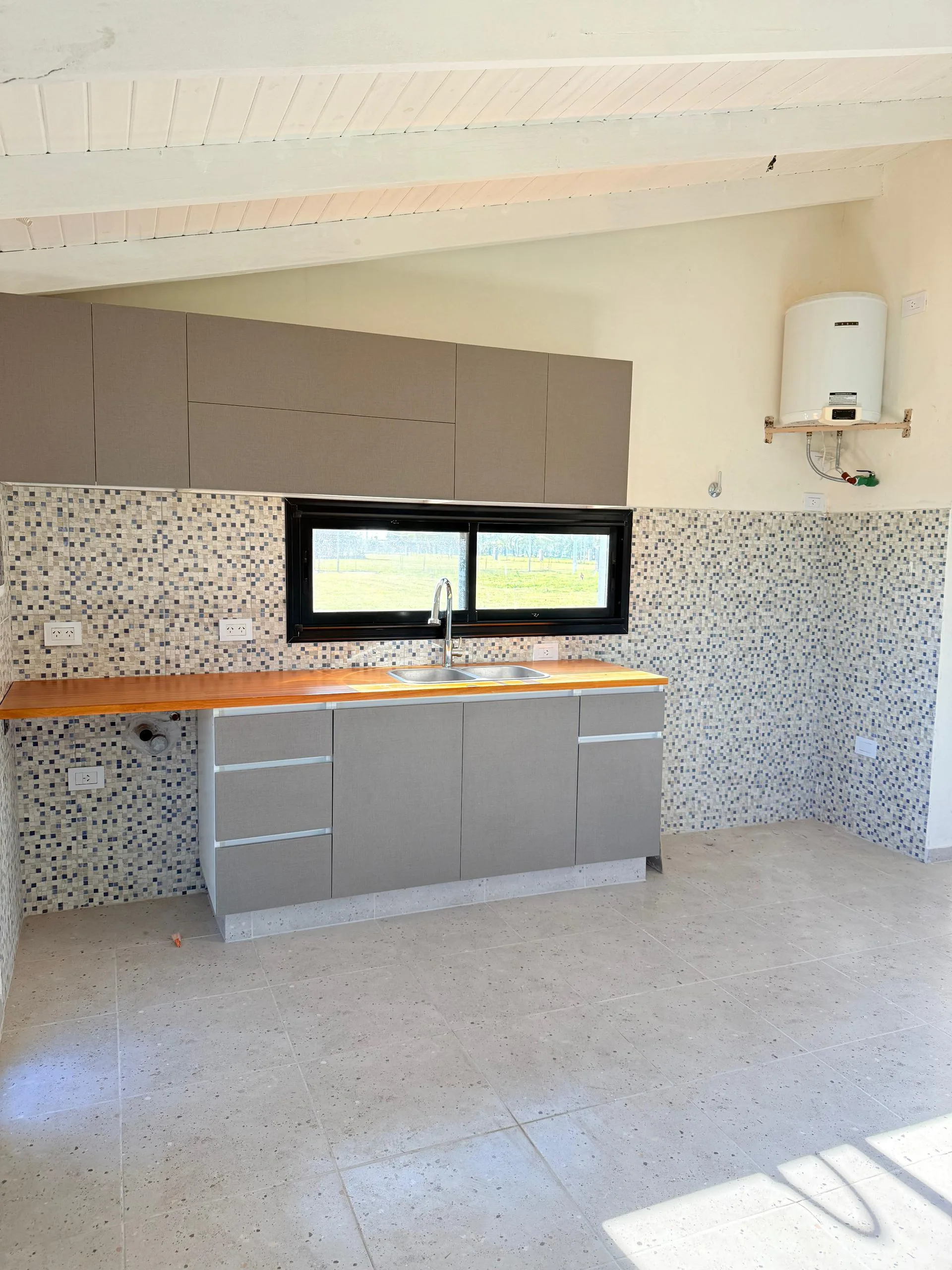 VENTA CASA 4 AMB EN CONSTRUCCIÓN EN LA EUGENIA foto 2