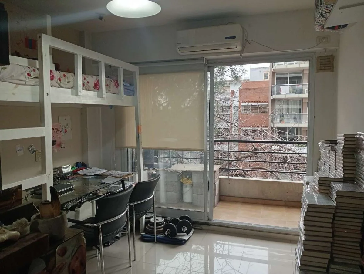 VENTA MONOAMBIENTE C/ COCHERA BALCON Y BAULERA foto 2