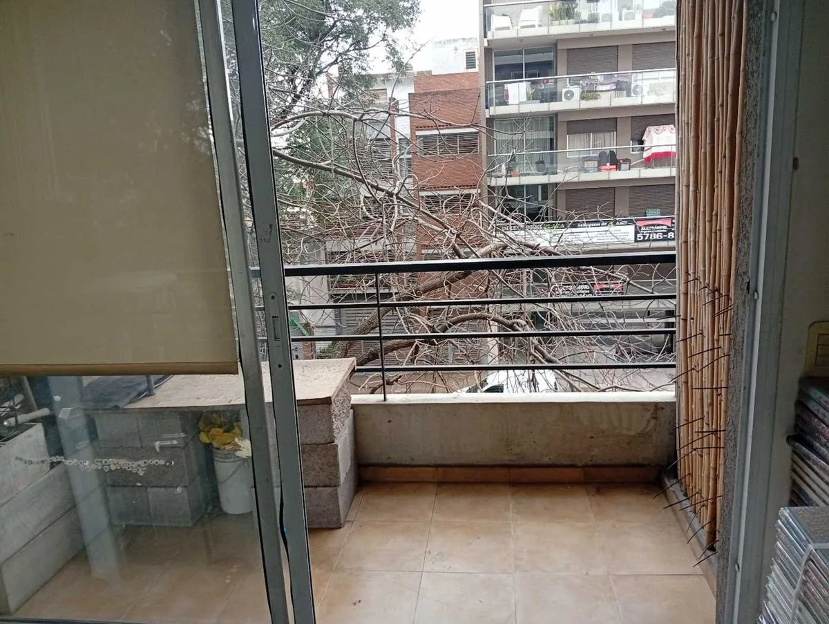 VENTA MONOAMBIENTE C/ COCHERA BALCON Y BAULERA foto 3