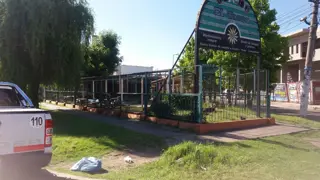 LOCAL COMERCIAL APTO TODO DESTINO. PARQUE CON SALIDA A TRES CALLES. foto 4
