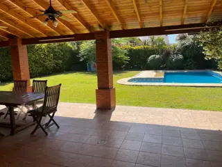 VENTA de casa en  Enero Echeverria del lago-  Canning foto 5