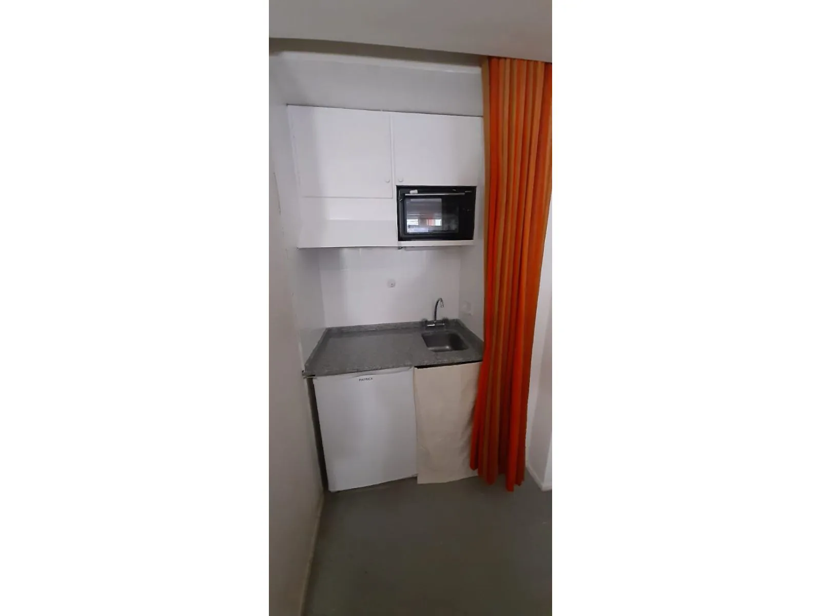 Studio with Side Ocean View and Wifi in Miramar, Playa I Building – photo 7 of 12