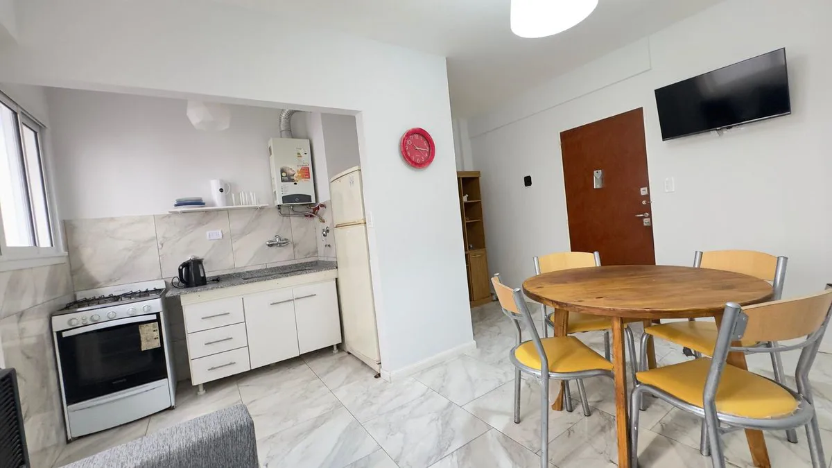 VENTA DEPARTAMENTO 2 AMB. AMOBLADO Y EQUIPADO foto 3