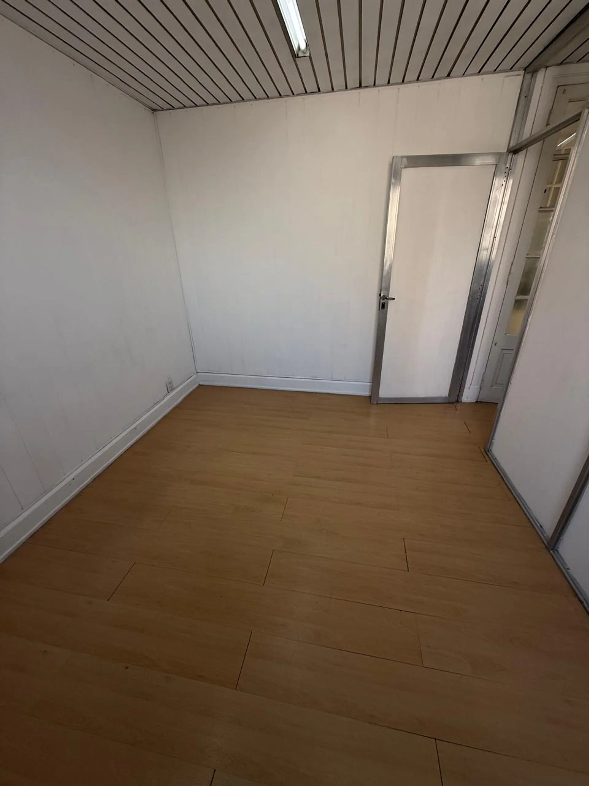 EXCELENTE CONSULTORIO DISPONIBLE- ZONA CENTRICA foto 2