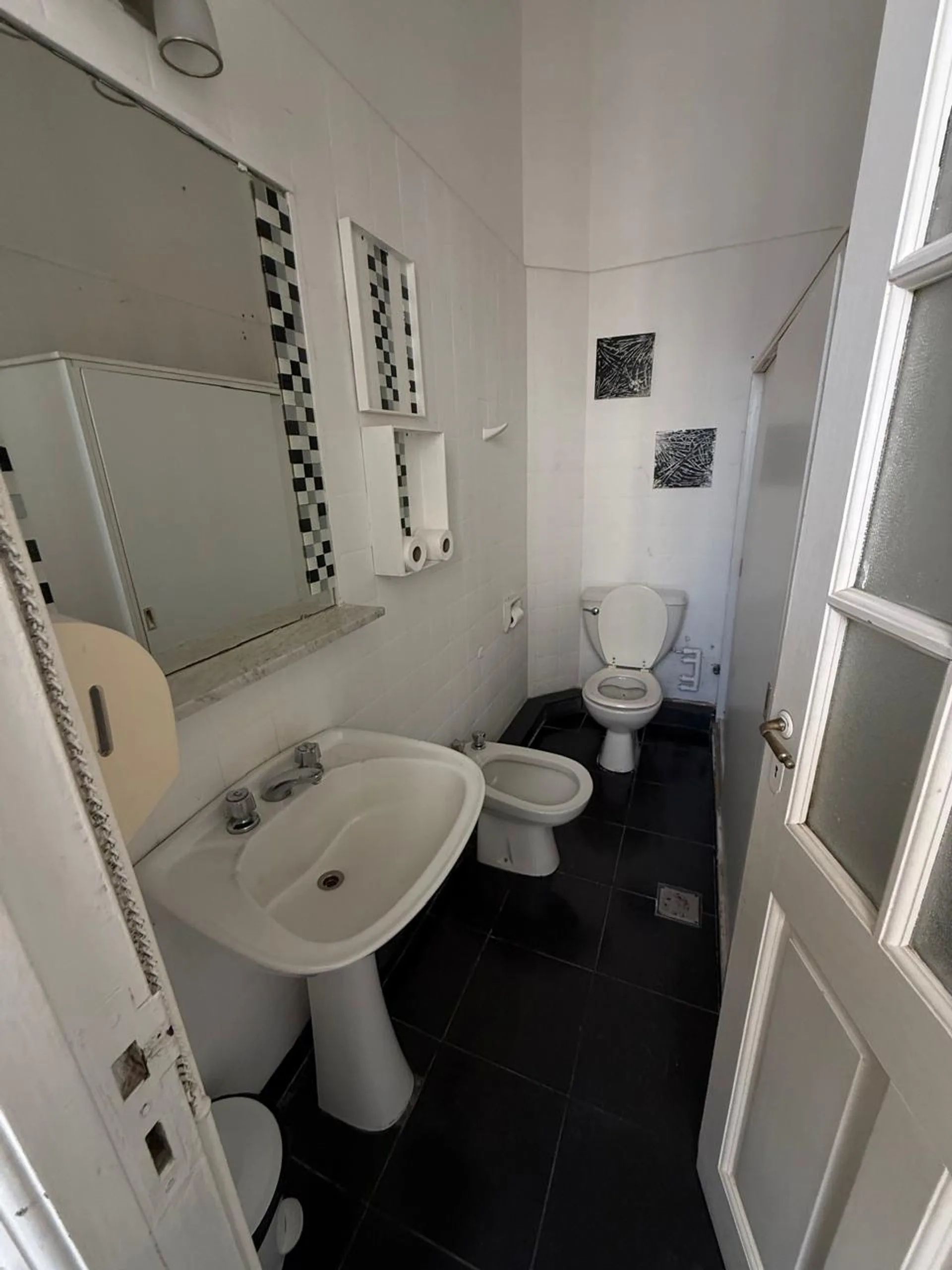 EXCELENTE CONSULTORIO DISPONIBLE- ZONA CENTRICA foto 5