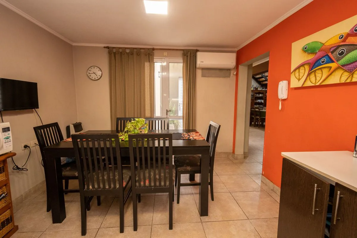 CASA 3 DORMITORIOS - SARGENTO CABRAL foto 4
