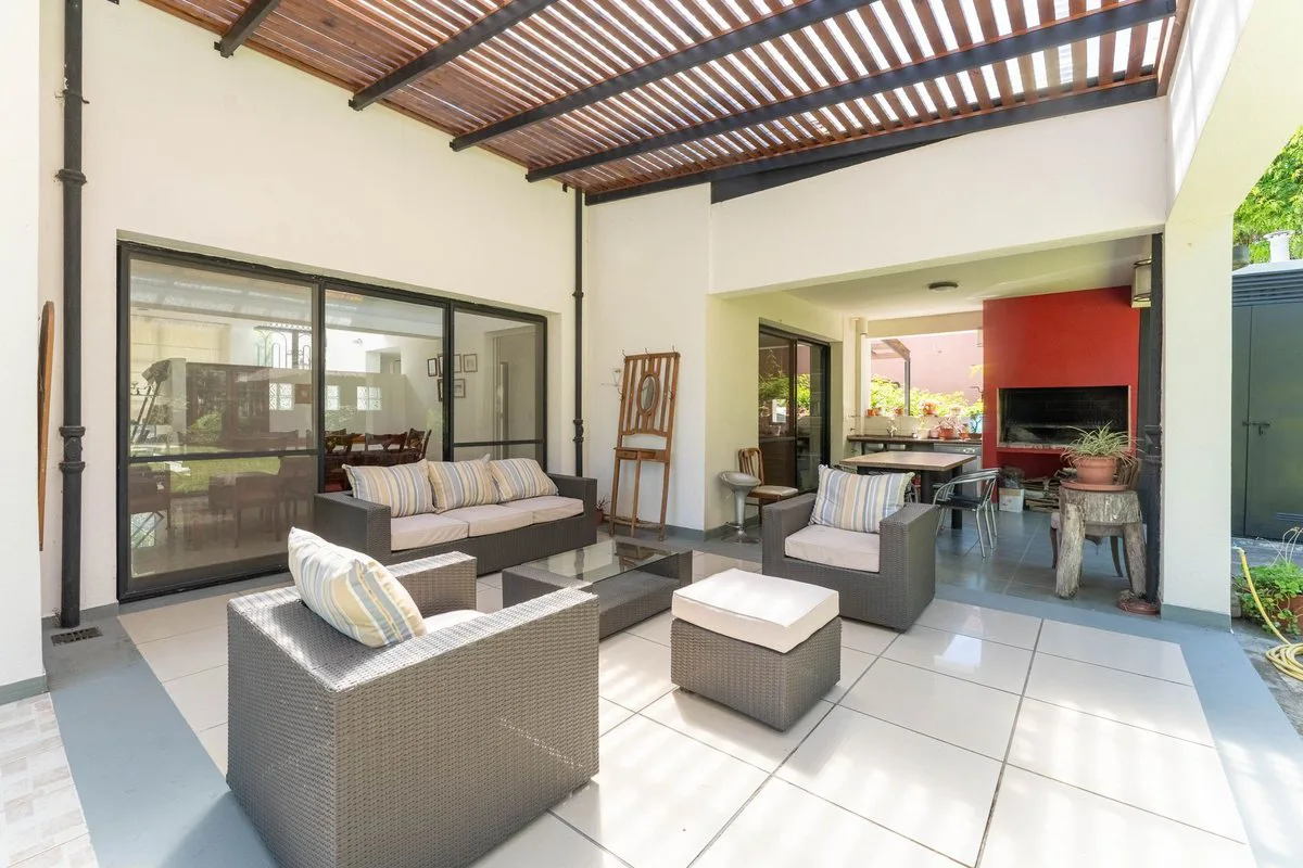 VENTA . CASA - 5 AMB. B°. SANTA CLARA - TIGRE foto 5