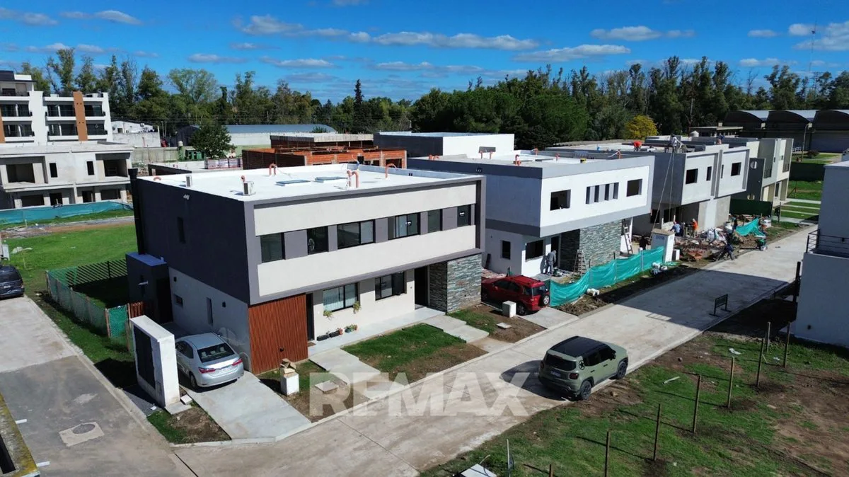 VENTA DUPLEX 4 AMB. A ESTRENAR SPRINGPARK PILAR foto 3